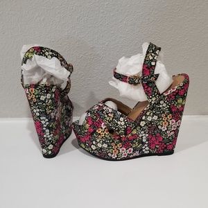 Floral platform wedge sandals